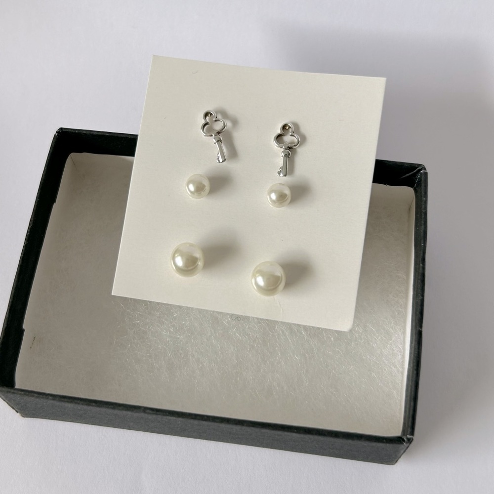 Earring studs trio